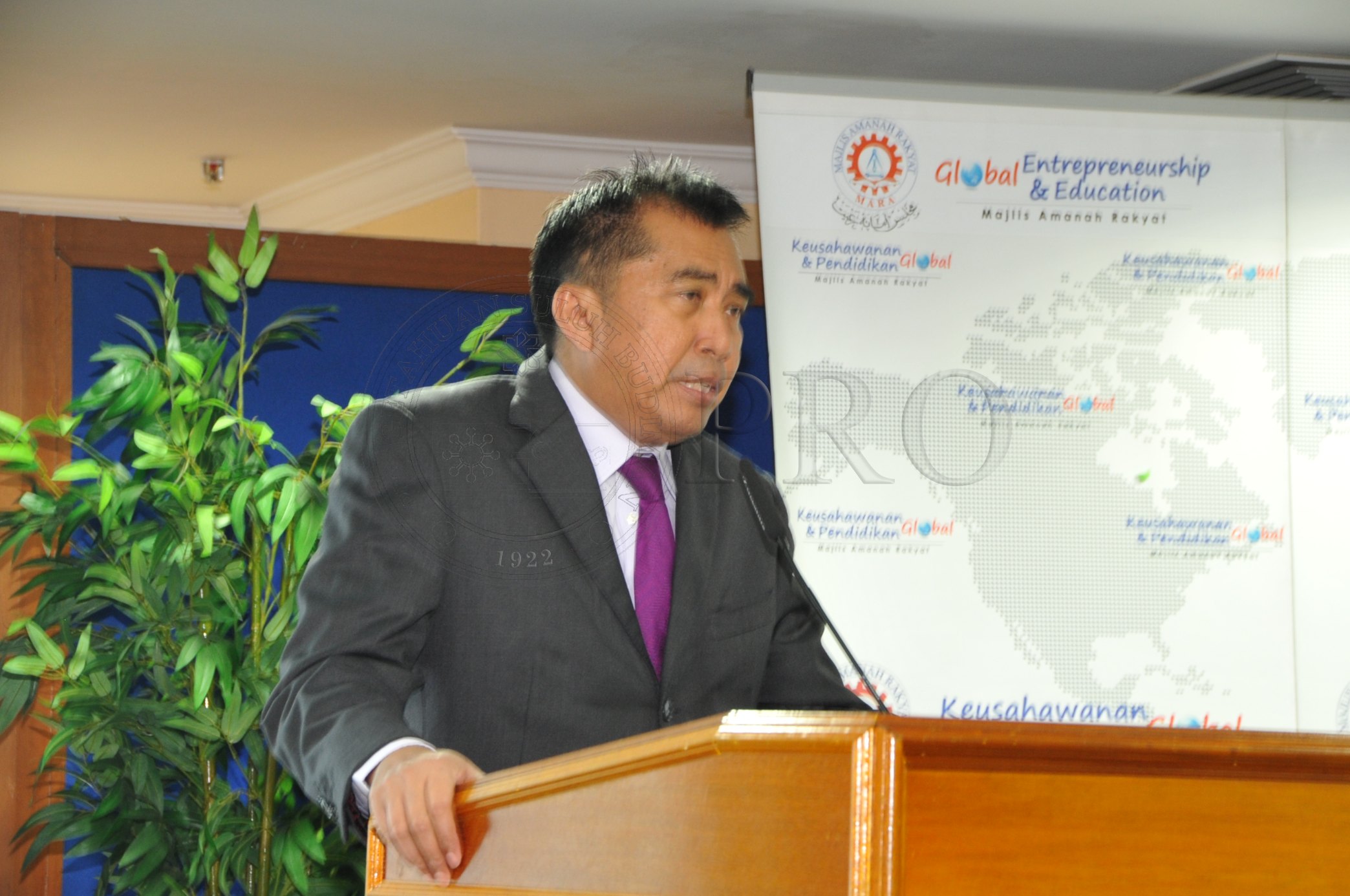 PRO 14 37 MARA PRO 4679